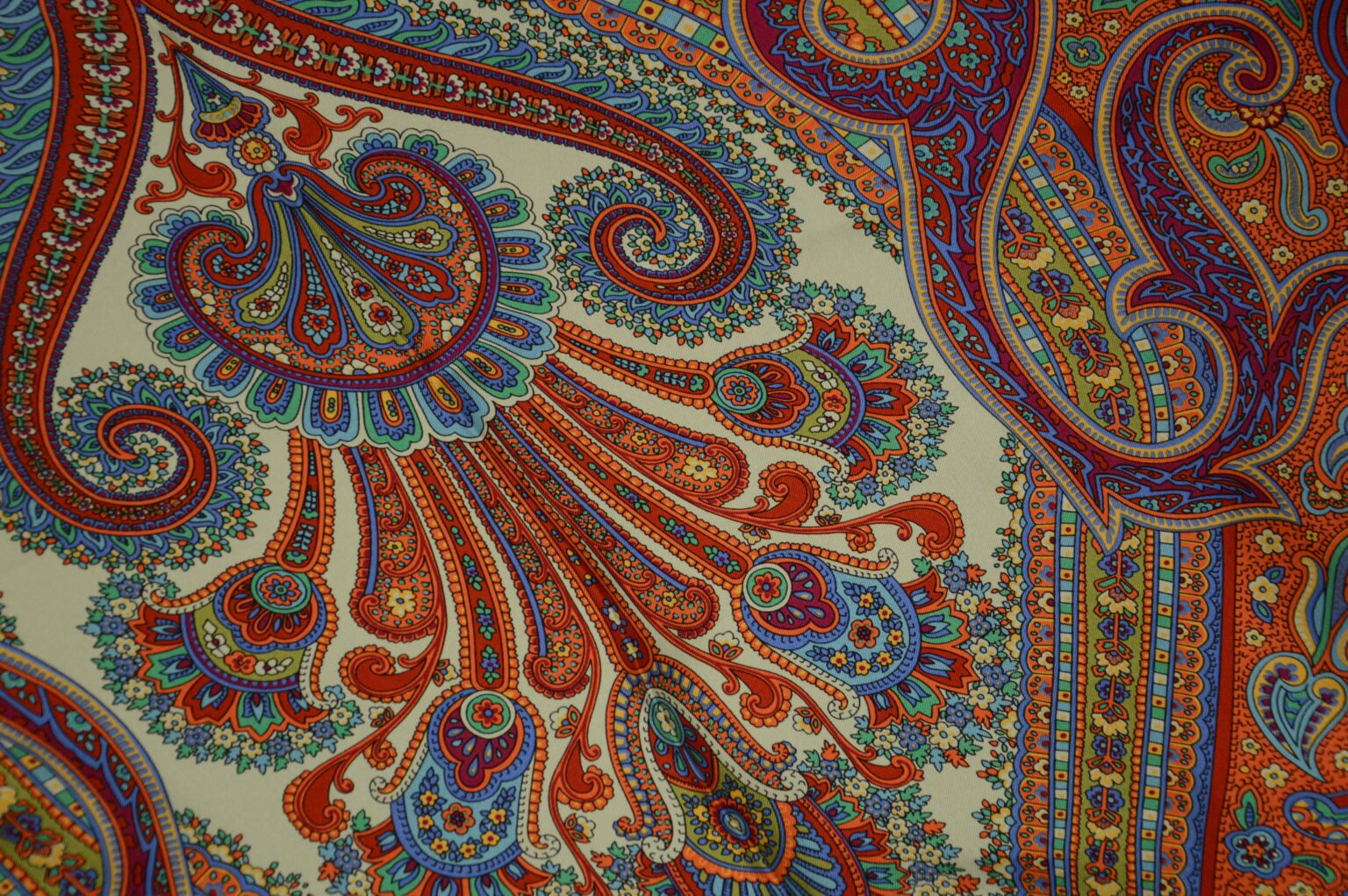 Schals. Linz. Lechthaler 9