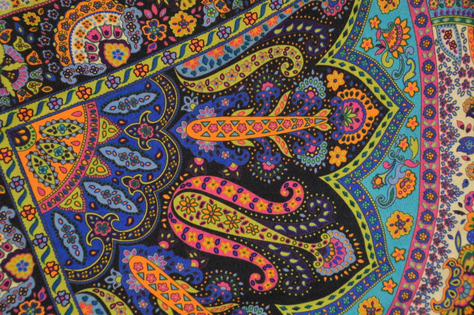 Schals. Linz. Lechthaler 8